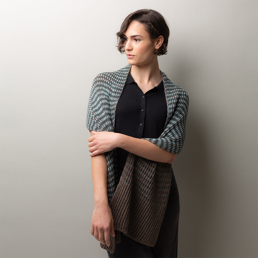 pascuali-color-echo-schal-strickanleitung-dreifarbiges-brioche-tuch-168-x-32-cm image 1