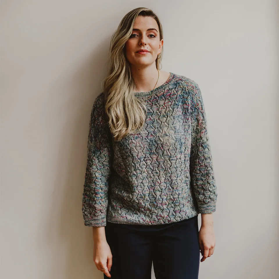 pascuali-mariza-pullover-strickanleitung-lochmuster-top-down-rmel image 1