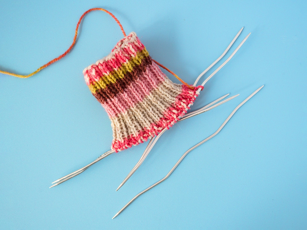 addi-addicrasysnake-lace-nadelspiel-ergonomische-wellennadeln-f-r-socken-und-zop image 2