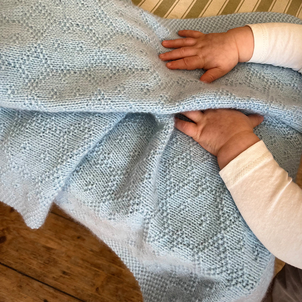 pascuali-strickanleitung-babydecke-little-diamonds-80-x-65-cm image 4