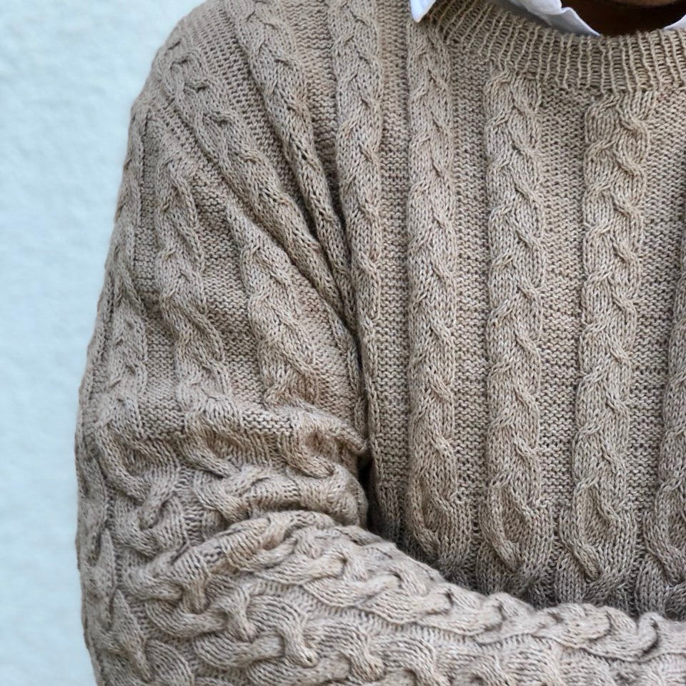 pascuali-herrenpullover-desierto-strickanleitung-zopfmuster-aus-puno-gr-en-s-xl image 2