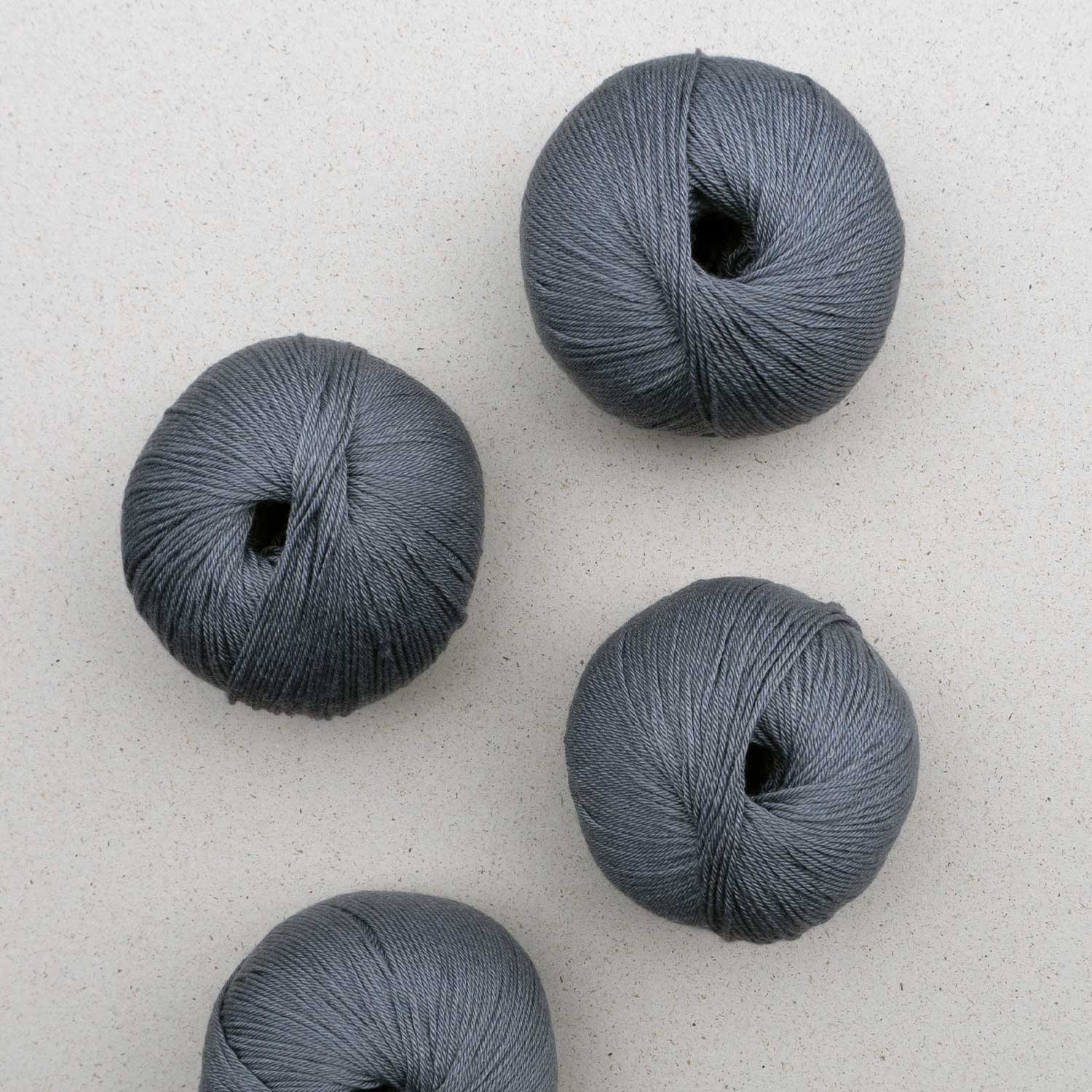 pascuali-saffira-handstrickgarn-merino-maulbeerseide-gots image 6