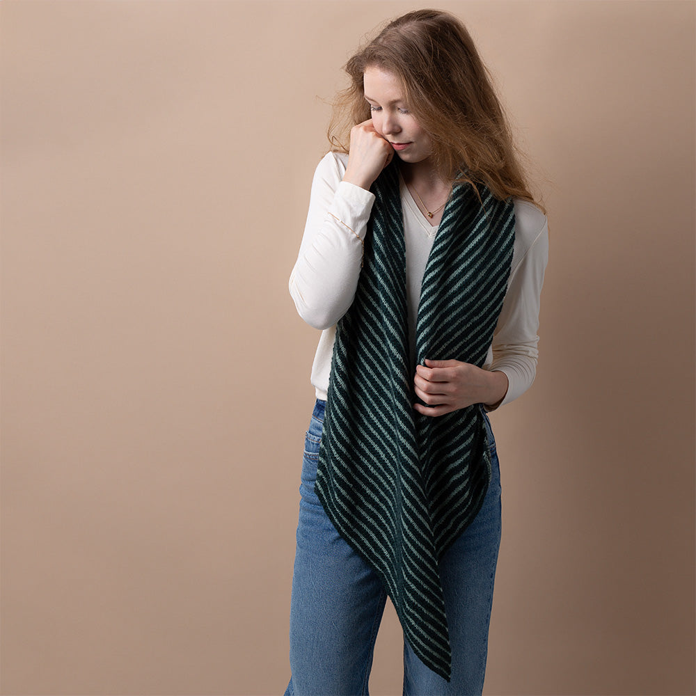 pascuali-rippling-waves-schal-strickanleitung-zweifarbiger-cashmere-schal-160-x- image 2