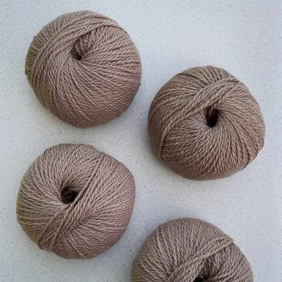 pascuali-tibetan-merino-yak-naturgarn-handstrickgarn image 1