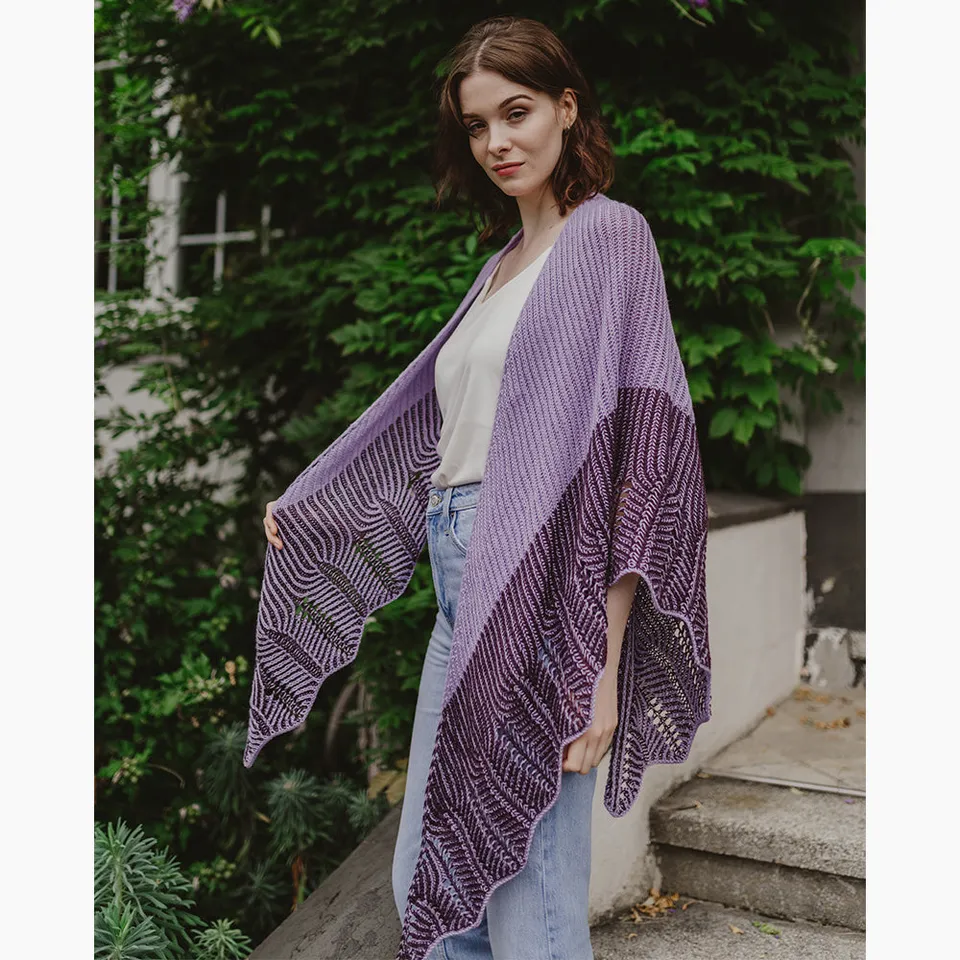pascuali-visteria-shawl-strickanleitung-von-feinmotorik-dreieckstuch-zweifarbig image 1