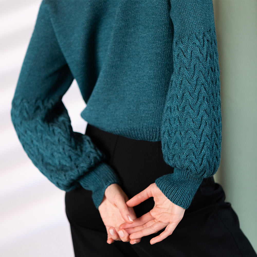pascuali-juna-pullover-strickanleitung-top-down-raglan-mit-zopf-rmeln image 3
