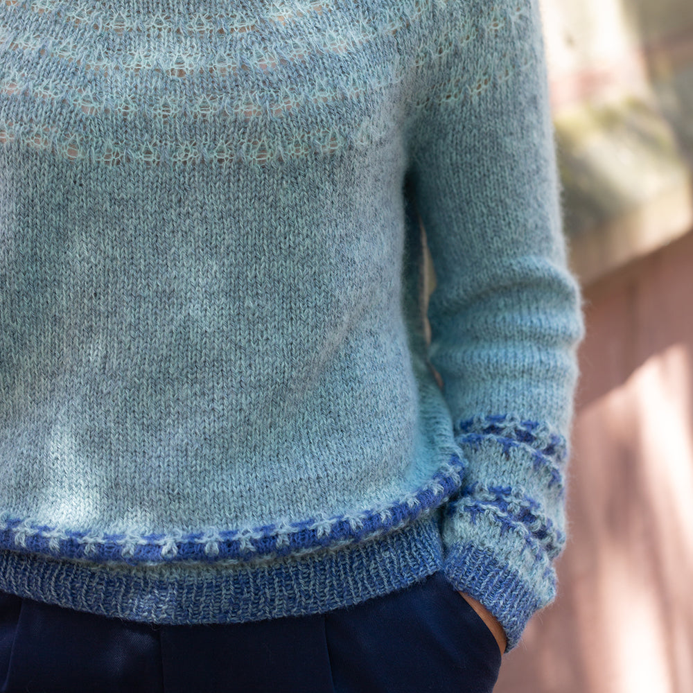 pascuali-feathertrace-sweater-strickanleitung-rundpasse-mit-hebemaschen image 4