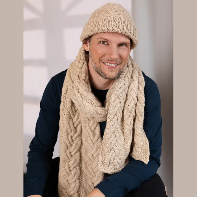 pascuali-luan-m-tze-und-schal-strickanleitung-zopf-set-aus-babyalpaca image 1