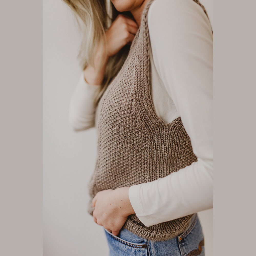 pascuali-strickanleitung-pullunder-amaya-rmellose-weste-mit-ajour-muster image 3