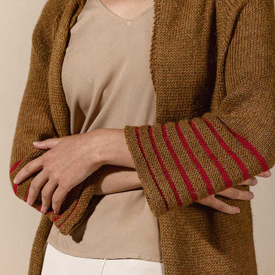 pascuali-tavita-mantel-strickanleitung-top-down-raglan-zweifarbige-rippkante image 3