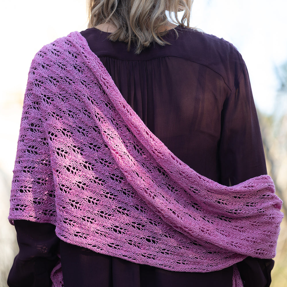 pascuali-flower-stole-stola-strickanleitung-bl-tenmuster-aus-linen-bloom-150-x-4 image 3