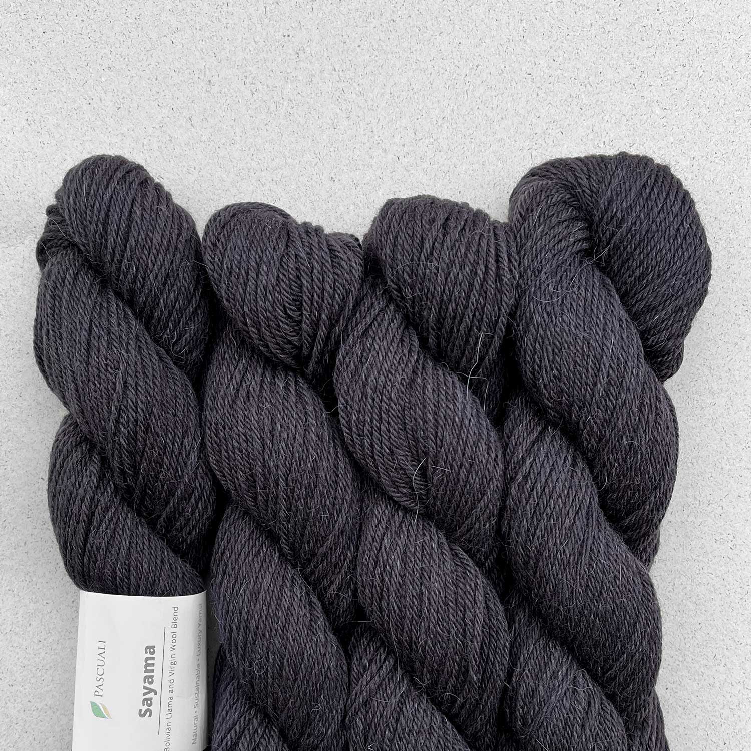 pascuali-sayama-handstrickgarn-aus-babylama-highlandwolle image 4