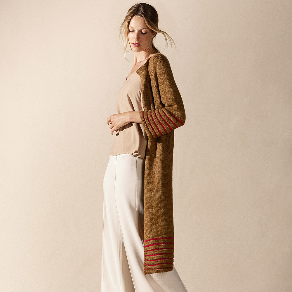 pascuali-tavita-mantel-strickanleitung-top-down-raglan-zweifarbige-rippkante image 1