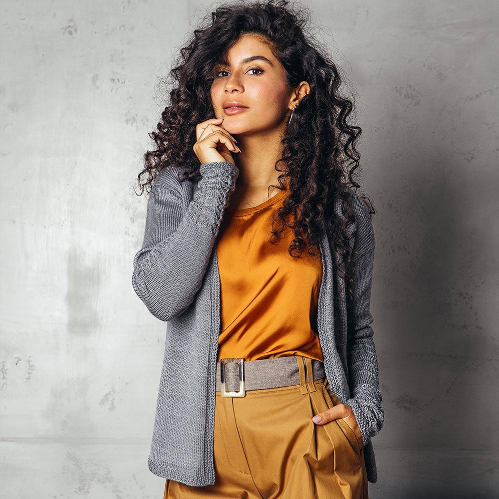 pascuali-valetta-cardigan-strickanleitung-nahtlose-jacke-aus-bio-merino-seide image 1
