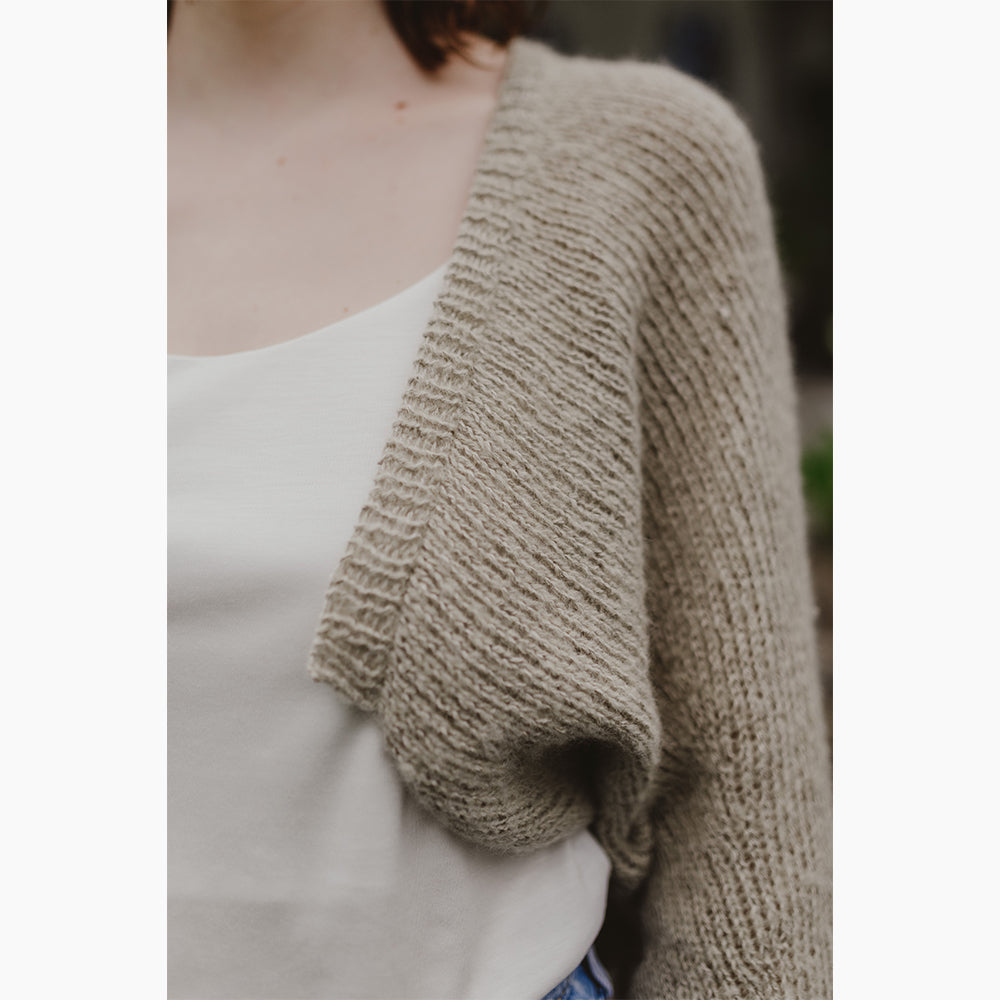 pascuali-strickanleitung-bolero-aninda-quer-gestrickte-kurzjacke image 4