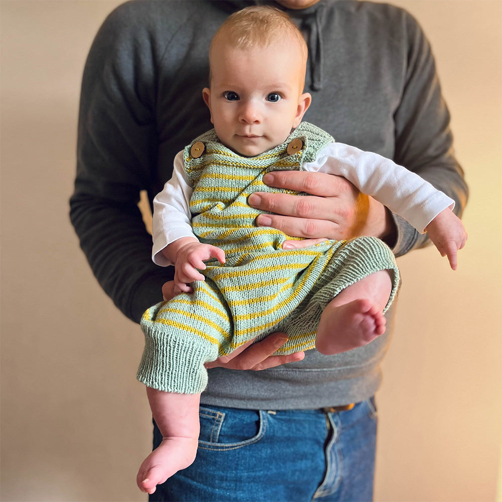 pascuali-vilma-spielhose-strickanleitung-baby-50-92-download image 1