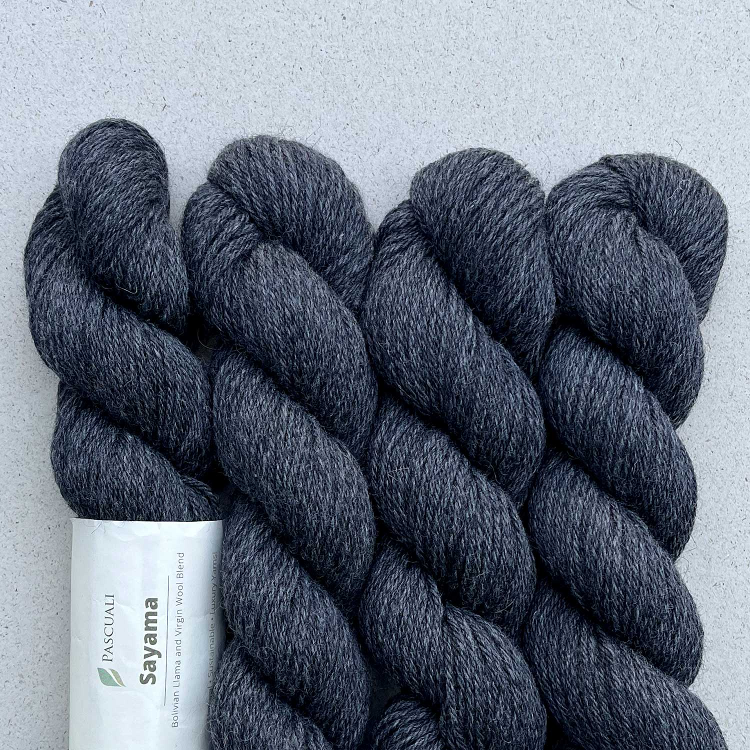 pascuali-sayama-handstrickgarn-aus-babylama-highlandwolle image 6
