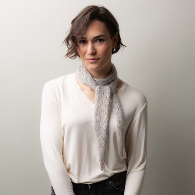 pascuali-tide-eyelets-scarf-strickanleitung-minischal-lochmuster image 2