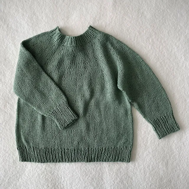 pascuali-sea-cloud-pullover-baby-strickanleitung-top-down-rundpasse-gr-50-92 image 1
