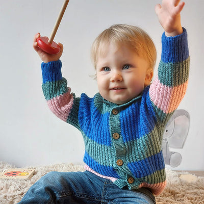 pascuali-jesina-baby-cardigan-strickanleitung-top-down-colourblock-gr-95-116 image 2