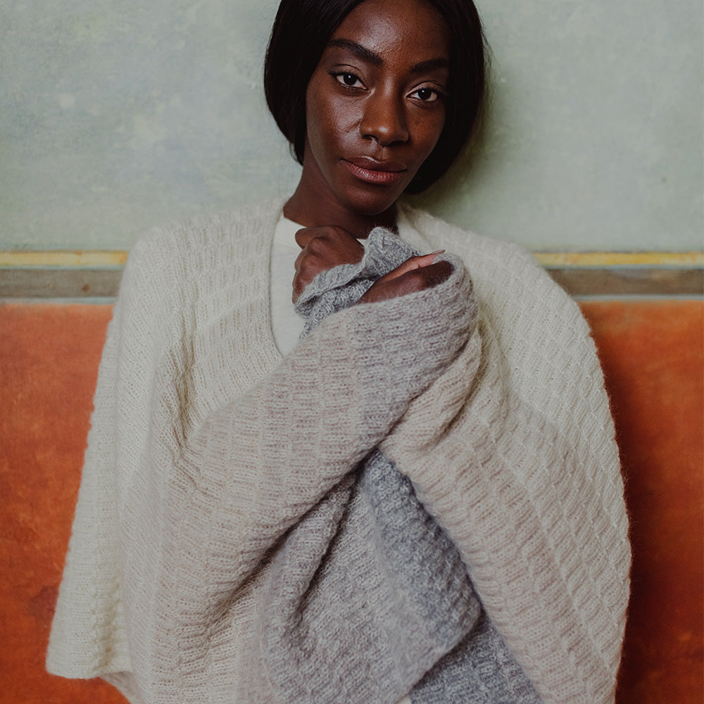 pascuali-moema-cape-strickanleitung-by-chrisberlin-cape-108-cm-aus-manada-puno image 2