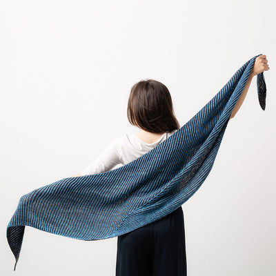 pascuali-wrap-twisted-trapeze-strickanleitung-tuch-in-two-color-brioche image 2