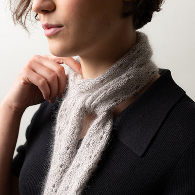 pascuali-tide-eyelets-scarf-strickanleitung-minischal-lochmuster image 4