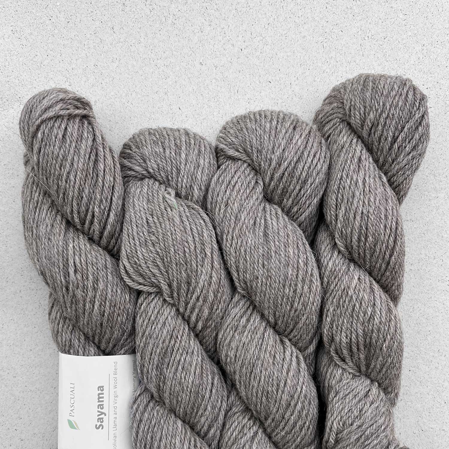pascuali-sayama-handstrickgarn-aus-babylama-highlandwolle image 7