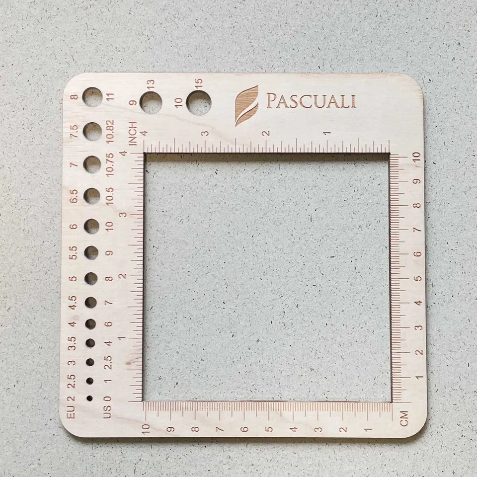 pascuali-z-hlrahmen-aus-holz-maschenprobe-10-x-10-cm-nadelma-2-10-mm image 1