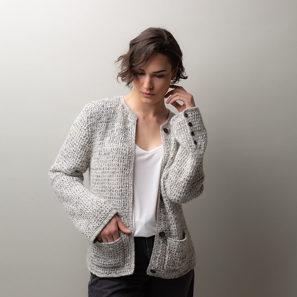 pascuali-strickanleitung-jacke-paris-loop-kurze-jacke-im-webmuster-zweif-dig-pdf image 1
