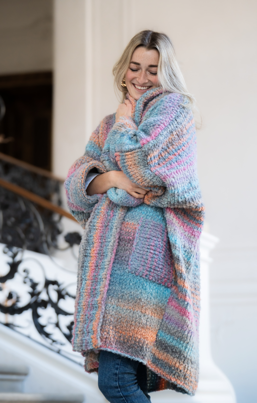 gr-ndl-anleitung-fluffy-coat-strickmantel image 1
