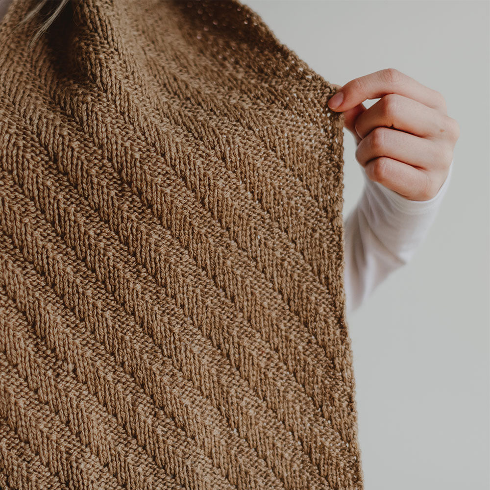 pascuali-yulo-schal-strickanleitung-diagonale-rippe-camel-dk image 3