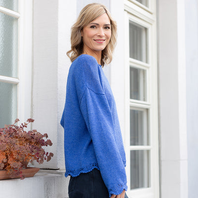 pascuali-crestline-sweater-strickanleitung-pullover-mit-wellen-lochkante image 3