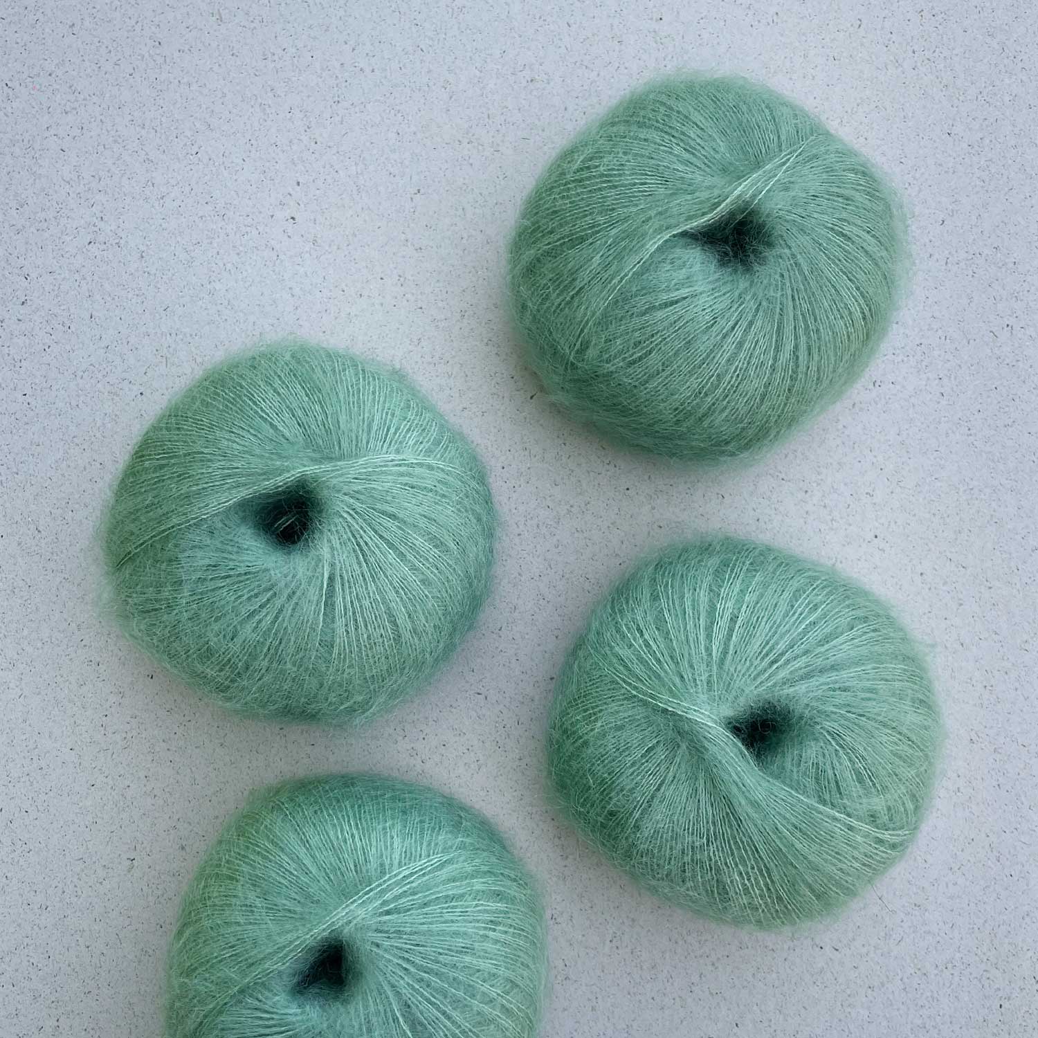pascuali-mohair-bliss-lace-garn-60-superkid-mohair-40-maulbeerseide image 1