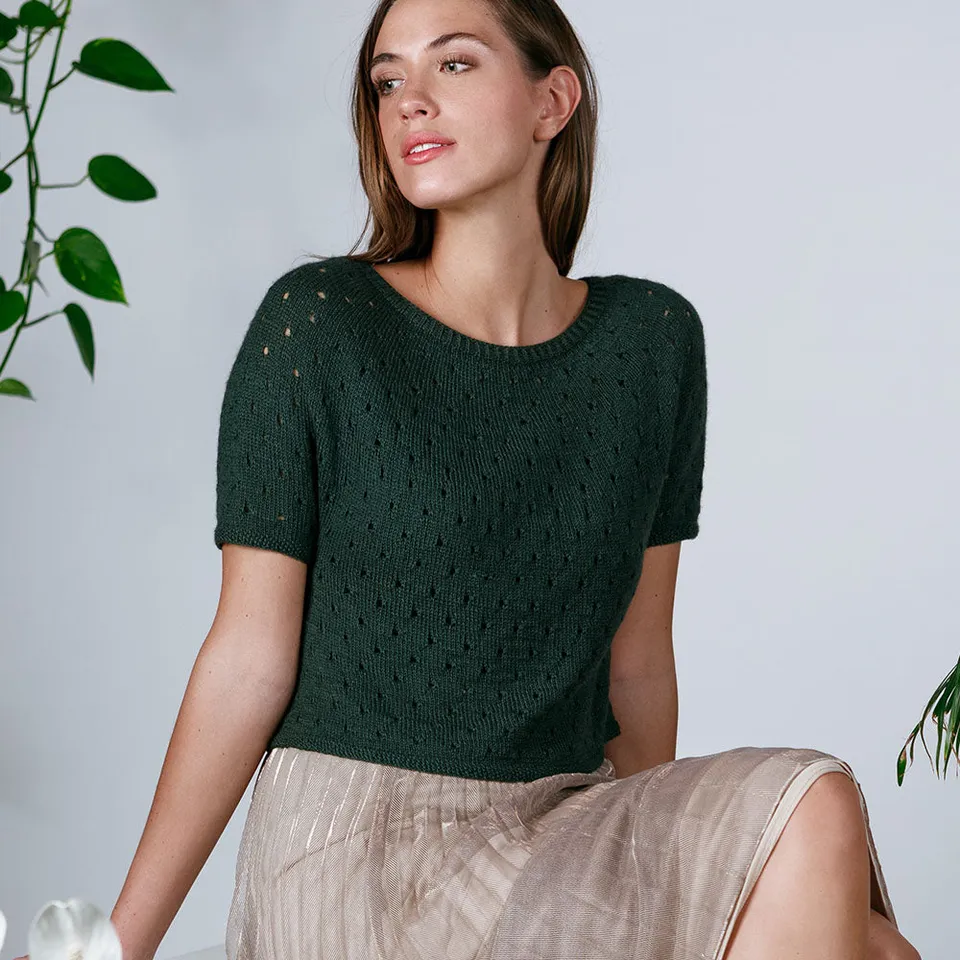 pascuali-dena-shirt-pattern-englische-strickanleitung-cropped-top-mit-lochmuster image 1